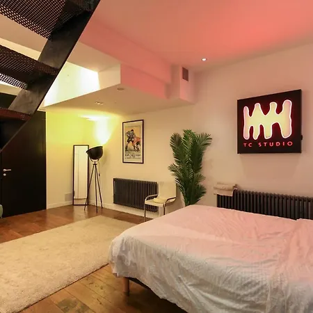 Spacious Apartment For 4 In Paris
