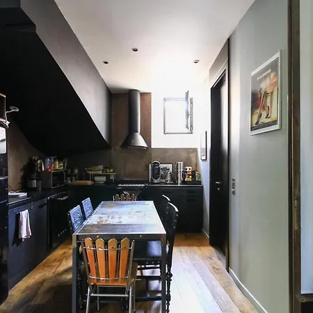Spacious Apartment For 4 In Paris Paris
