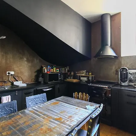 Spacious Apartment For 4 In Paris Paris