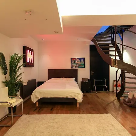 Spacious Apartment For 4 In Paris